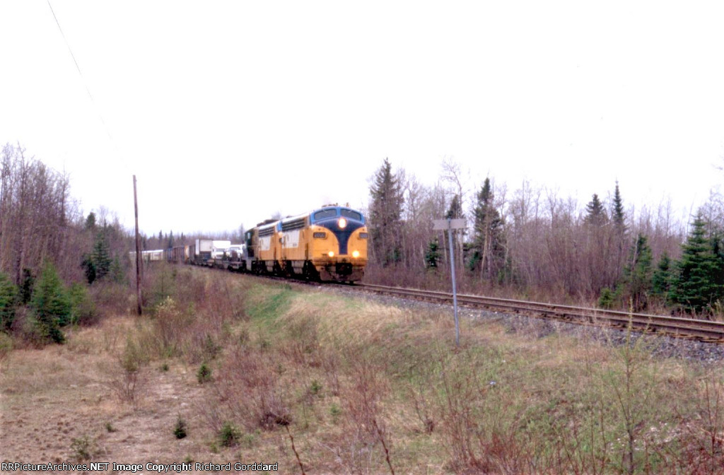 ONT 2000 heading north to Moosener